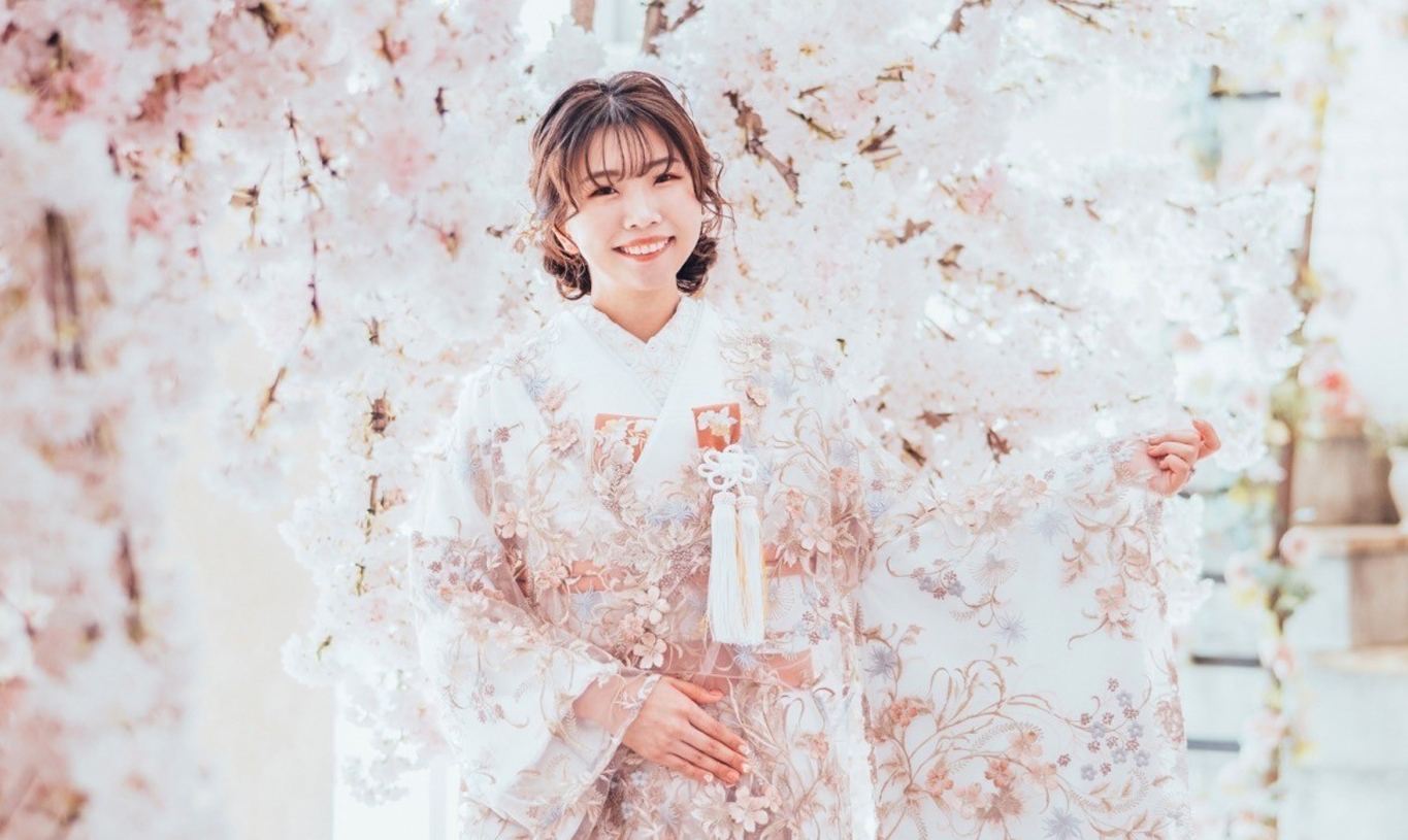 白いレースのシンプルな気質の花嫁の婚約結婚式の写真撮影11 スーツ・フォーマル・ドレス